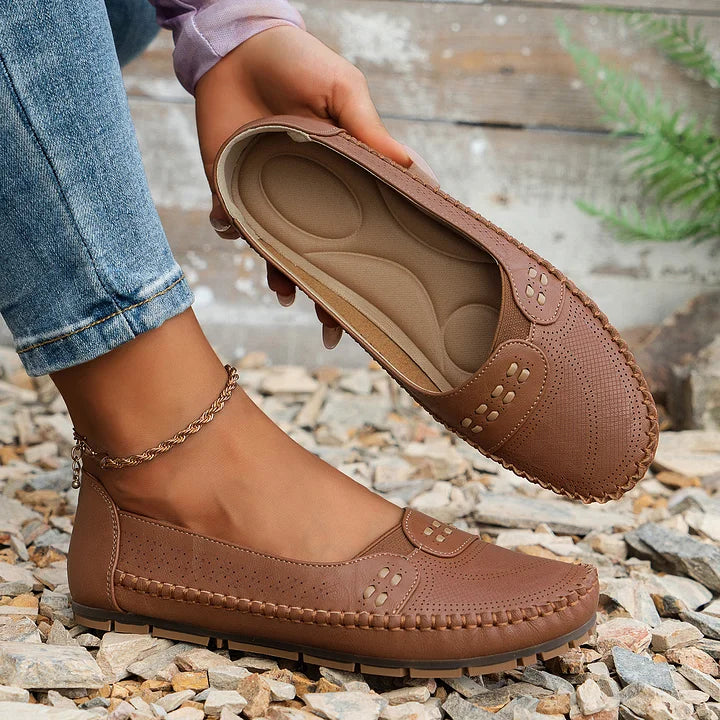 Paulette | Orthopedic Flat Shoes with Embroidered Detail