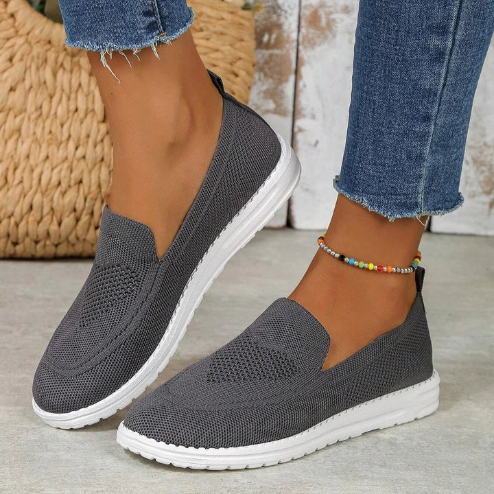 Alyssa | Orthopedic Sneakers with Chain Detail