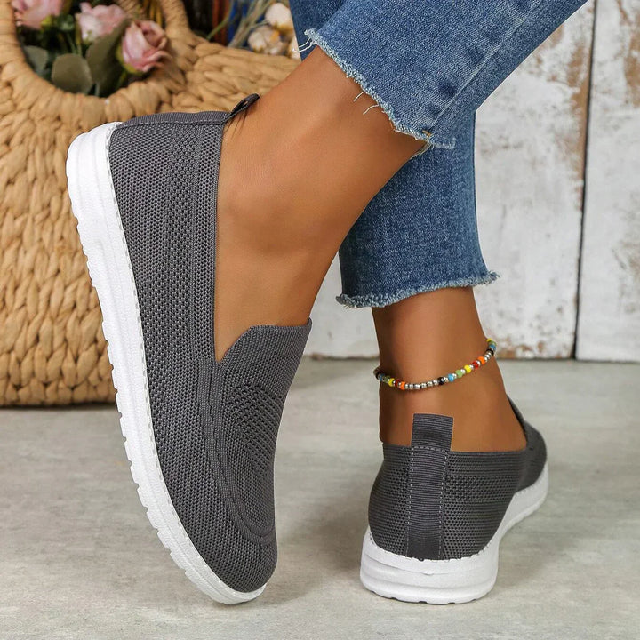 Alyssa | Orthopedic Sneakers with Chain Detail