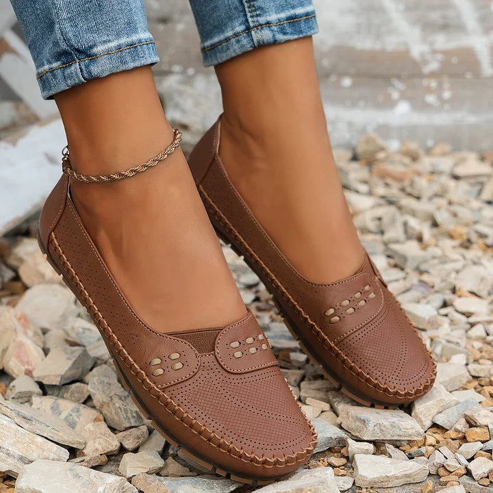 Paulette | Orthopedic Flat Shoes with Embroidered Detail