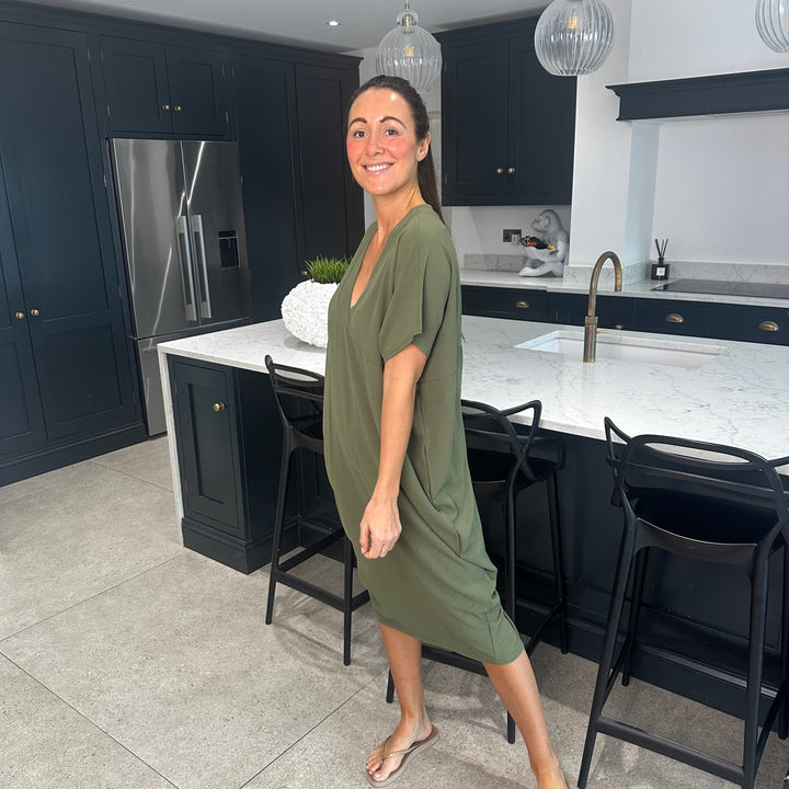 Olivia | Midi Summer Dress with V-Neck and Kimono Sleeve