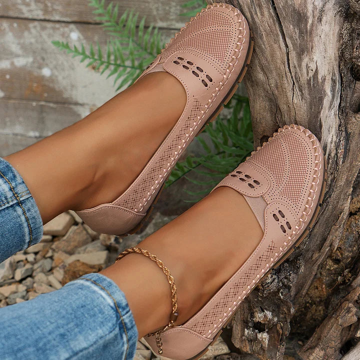 Paulette | Orthopedic Flat Shoes with Embroidered Detail