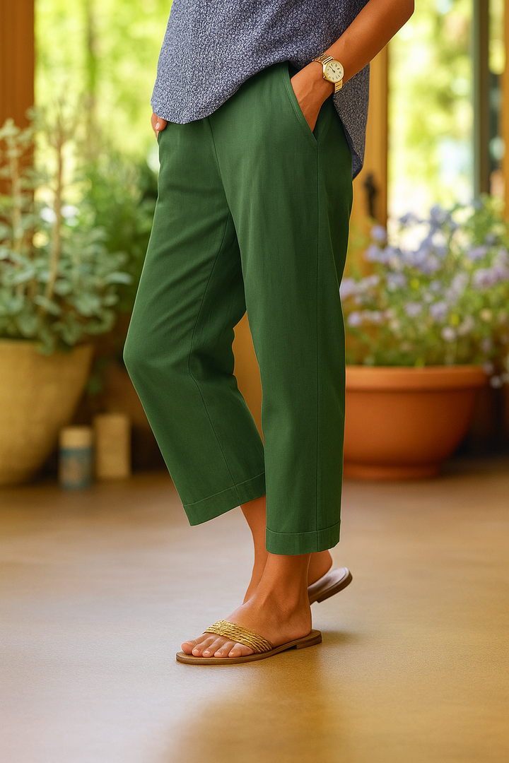 Lara | Cropped Trousers with Straight Leg and Plain Finish