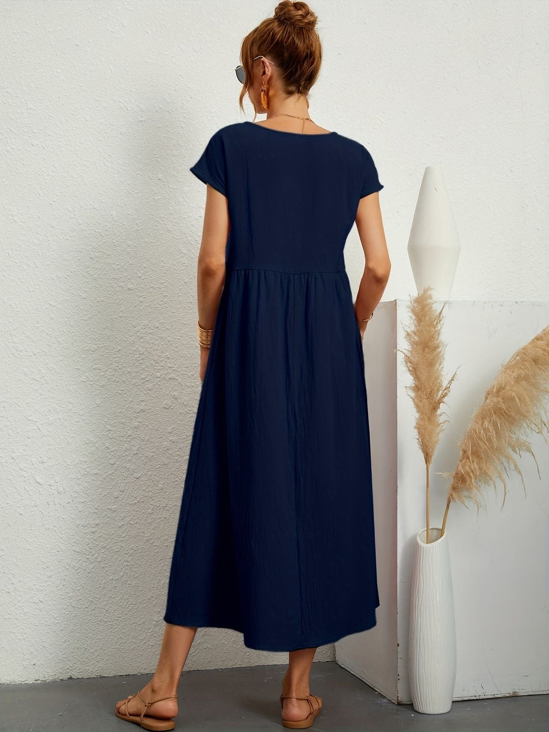 Magnolia | Midi Summer Dress with Round Neck and Pockets