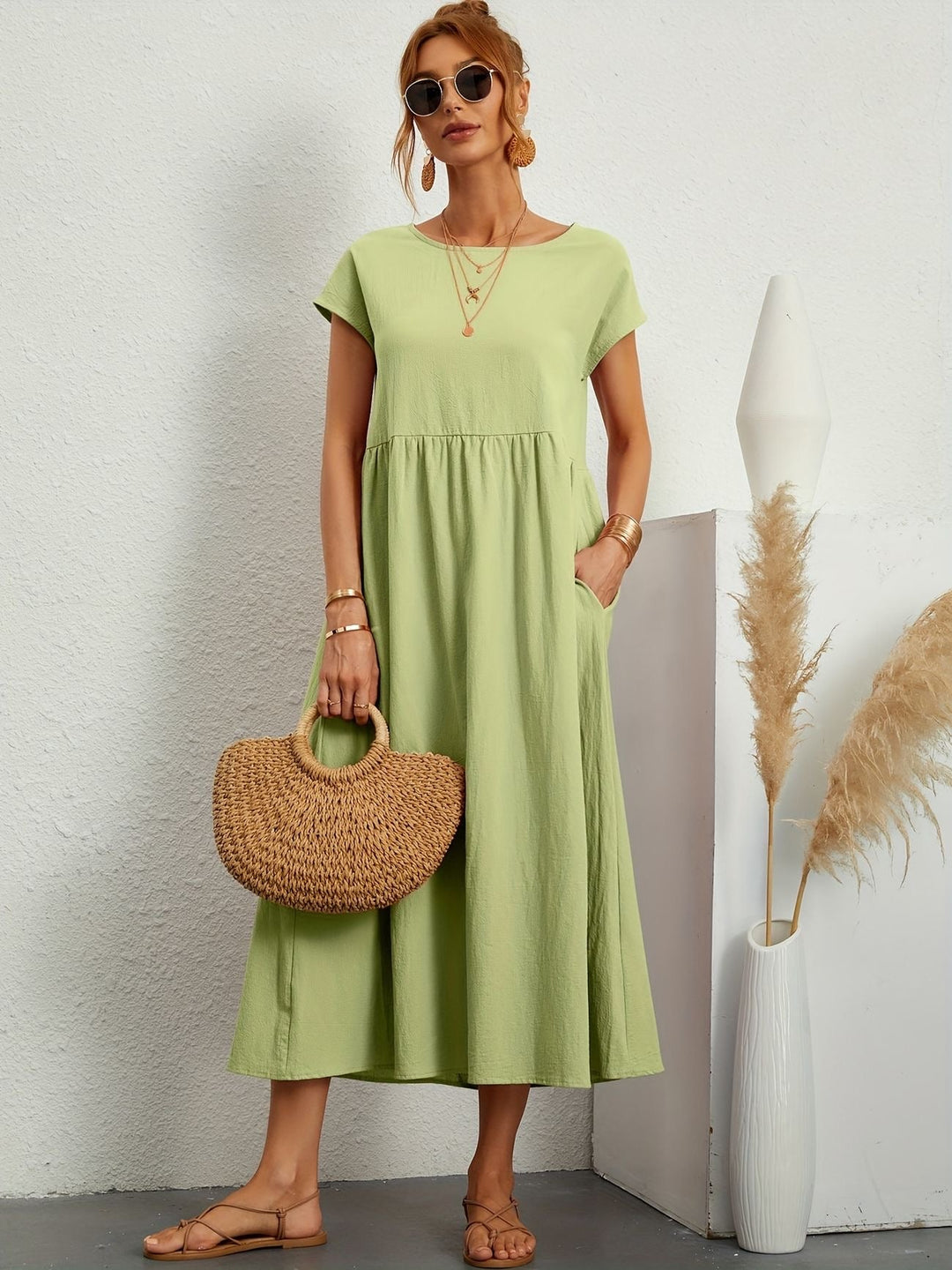 Magnolia | Midi Summer Dress with Round Neck and Pockets