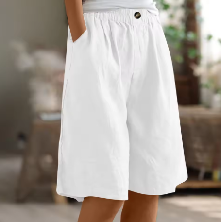 Bette | Knee Length Shorts with Elastic Waist and Side Pockets
