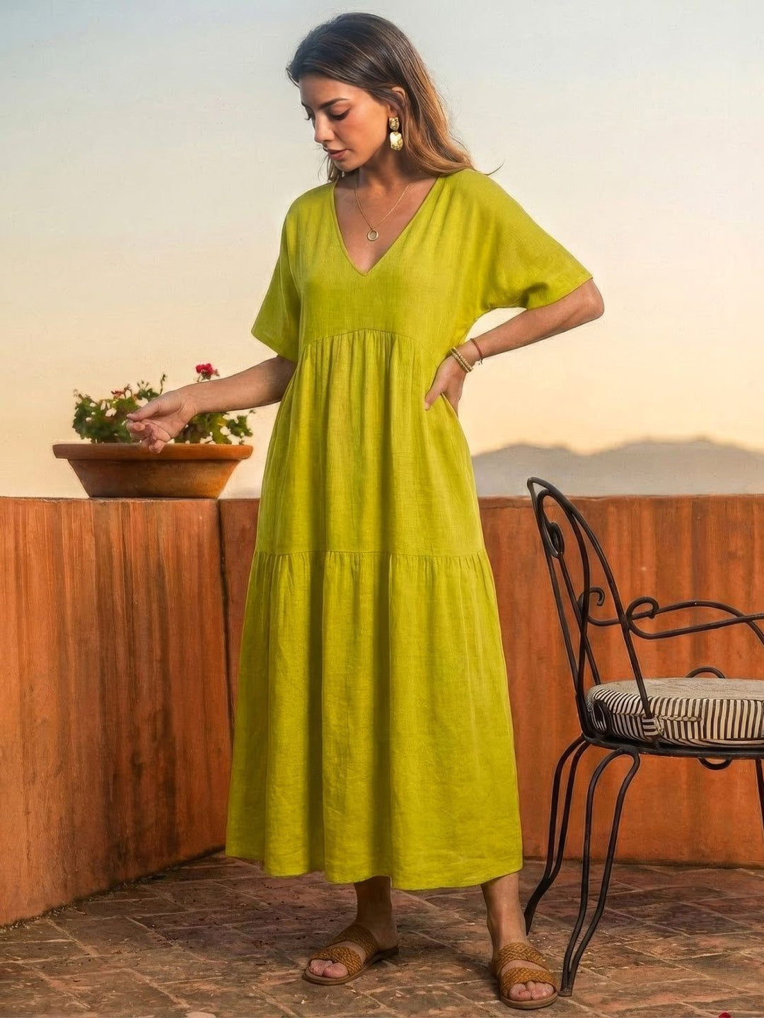 Naomi | Maxi Summer Dress with V-Neck and Tiered Skirt